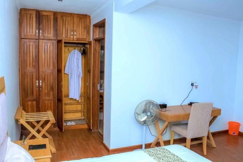 Rosemary Courts Bed And Breakfast Entebbe Dış mekan fotoğraf